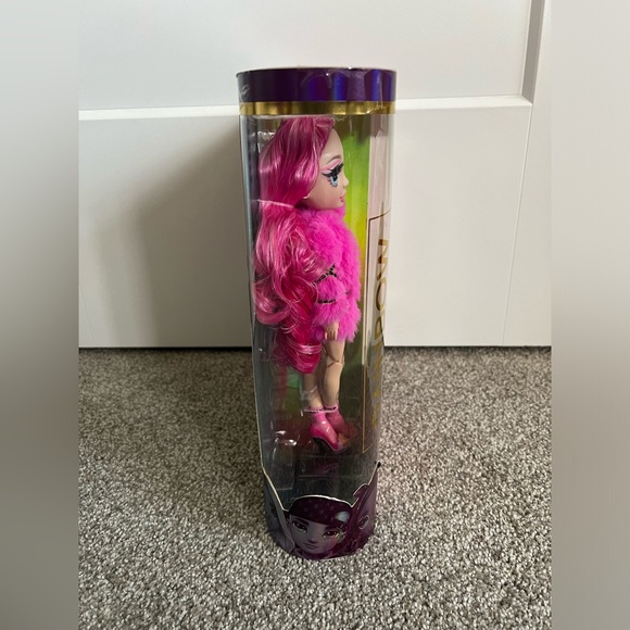 Rainbow High Stella Monroe doll - Picture 5 of 6